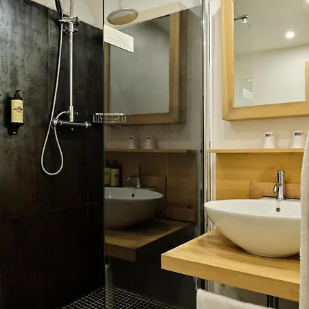 Restaurant & E Caselle فندق