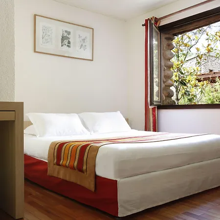 Restaurant & E Caselle 4* Venaco (Corsica)