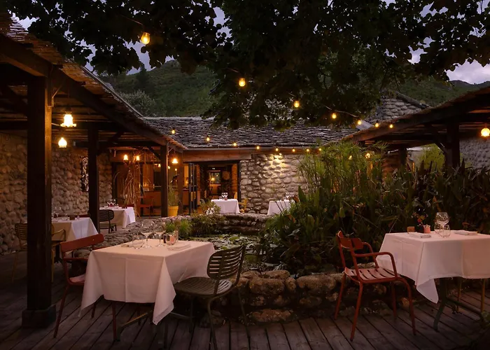 Restaurant & E Caselle מלון